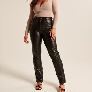Abercrombie & Fitch Curve Love Vegan Leather 90s Straight Pant, 27R, Black